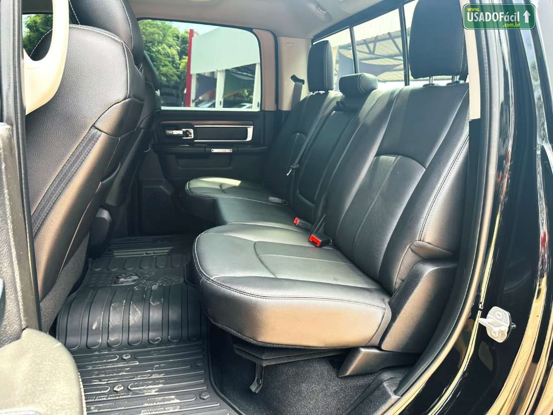 RAM Ram Classic Laramie CD 5.7 V8 4X4 Automático 2022/2022 — foto 10 de 18
