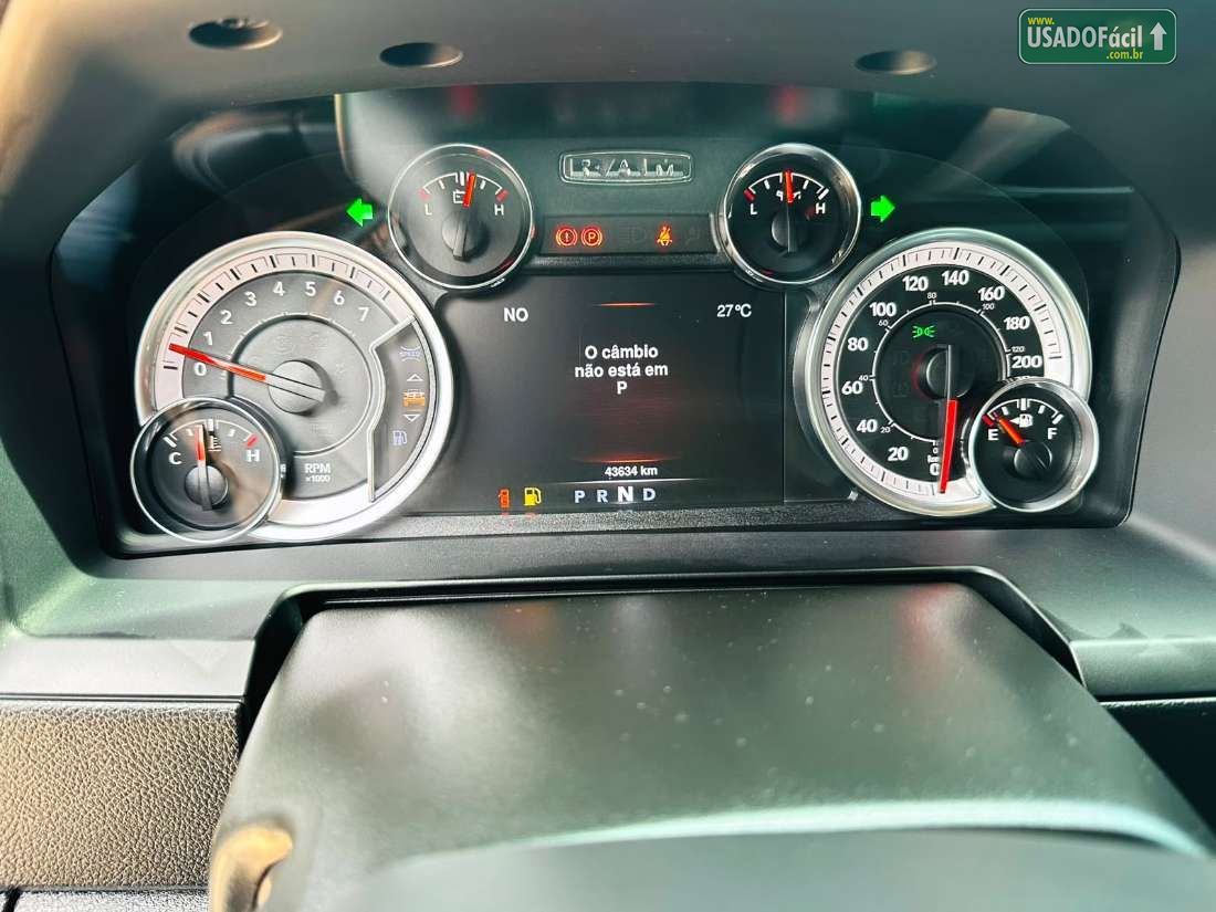 RAM Ram Classic Laramie CD 5.7 V8 4X4 Automático 2022/2022 — foto 11 de 18