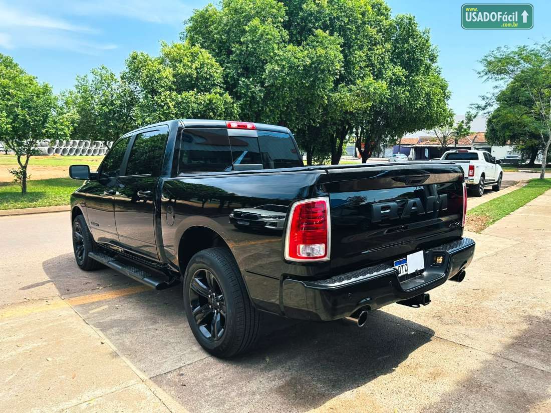 RAM Ram Classic Laramie CD 5.7 V8 4X4 Automático 2022/2022 — foto 15 de 18
