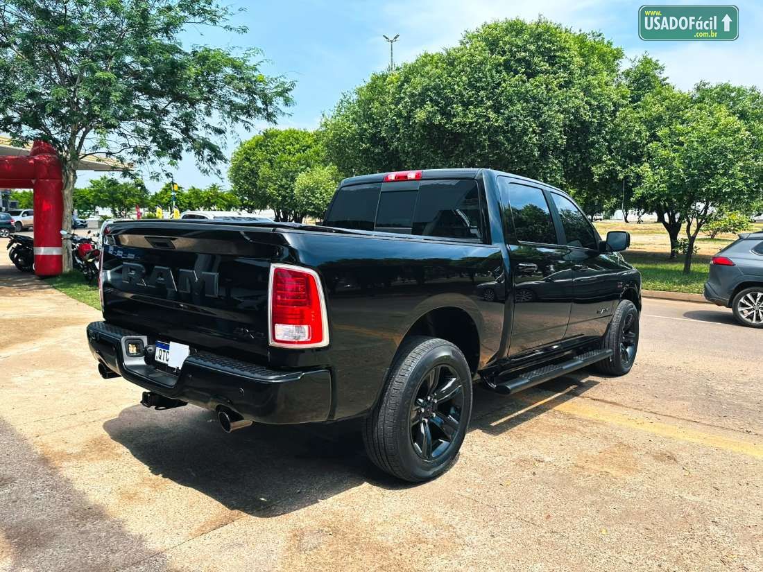 RAM Ram Classic Laramie CD 5.7 V8 4X4 Automático 2022/2022 — foto 17 de 18