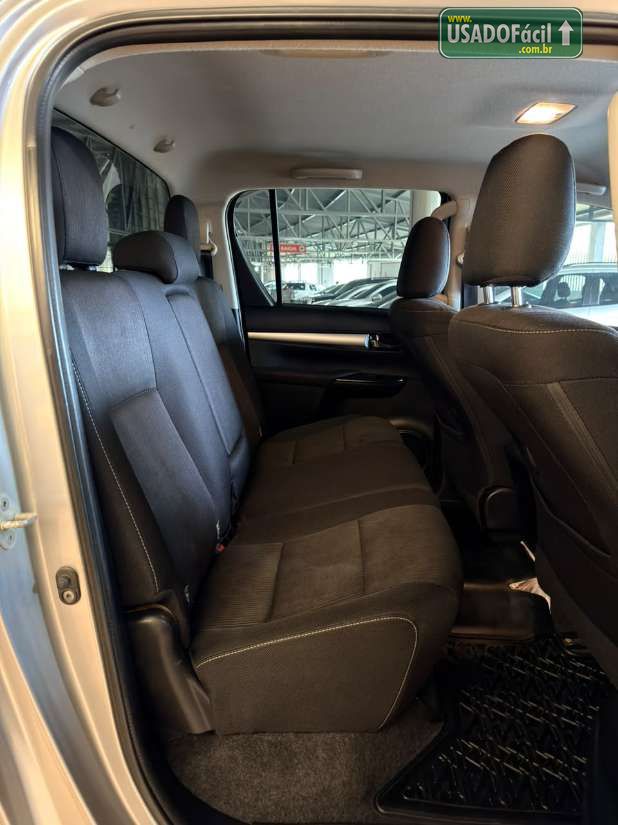 Toyota Hilux SR CD 2.8 4X4 TDI Automático Diesel 2020/2020 — foto 14 de 17
