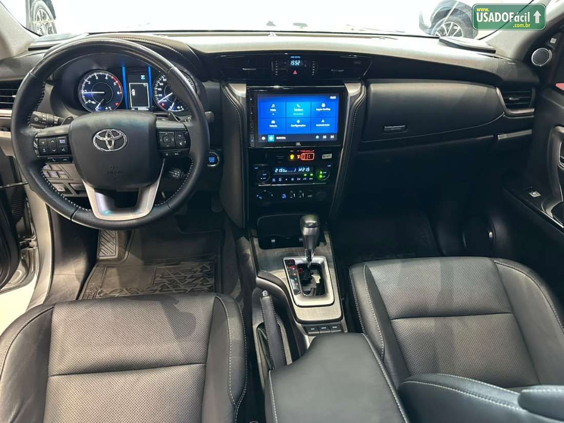 Toyota Hilux SW4 SRX 2.8 4x4 TDI Automático Diesel 2023/2024 — foto 8 de 16