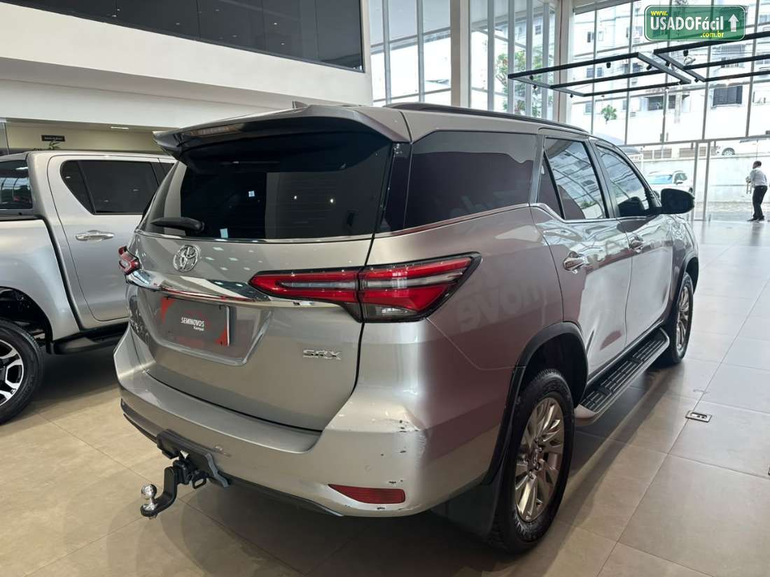 Toyota Hilux SW4 SRX 2.8 4x4 TDI Automático Diesel 2023/2024 — foto 6 de 16