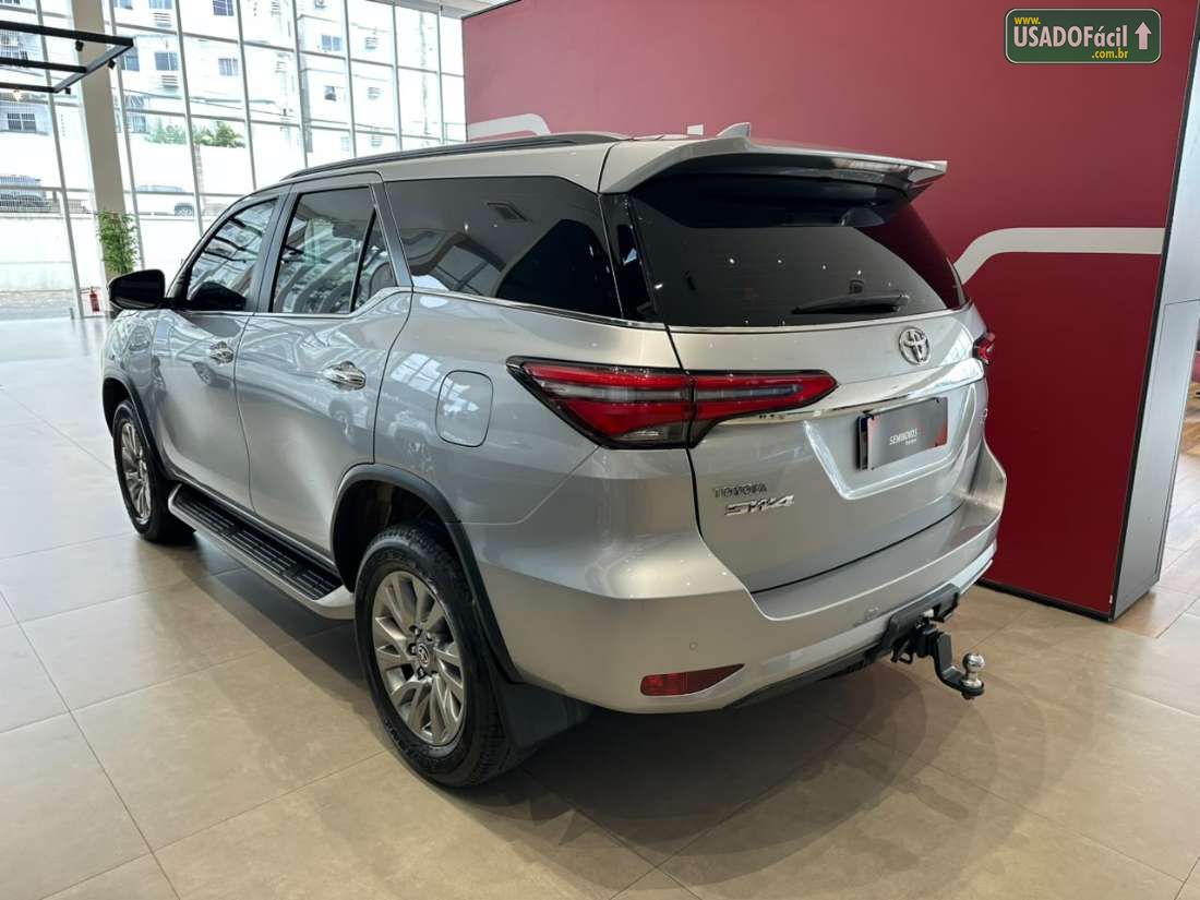 Toyota Hilux SW4 SRX 2.8 4x4 TDI Automático Diesel 2023/2024 — foto 4 de 16