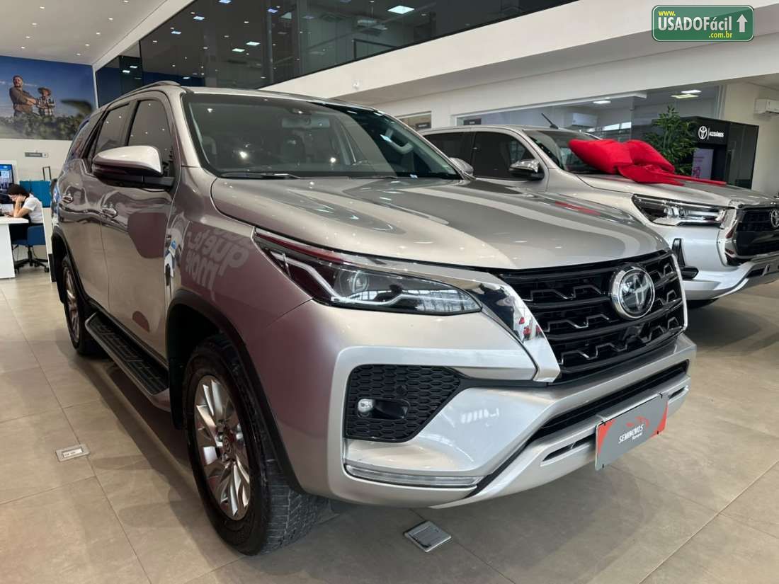 Toyota Hilux SW4 SRX 2.8 4x4 TDI Automático Diesel 2023/2024 — foto 3 de 16